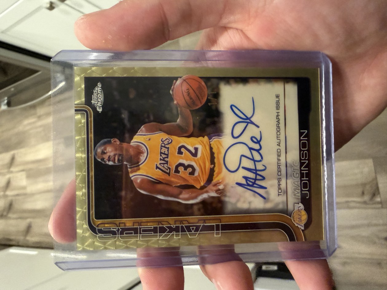 Magic Johnson — Certified autograph, Topps Chrome